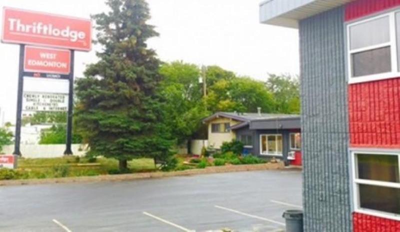 Thriftlodge Edmonton Extérieur photo